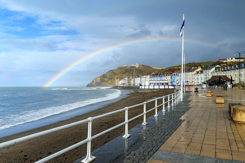 Beachfront Boutique Seafront Apartment Aberystwyth Luaran gambar